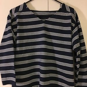 Uniqlo navy/white striped top